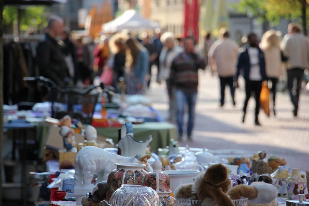 Papier & Schätze - Markt für Bücher und Antikes in Wiesdorf - Foto 2