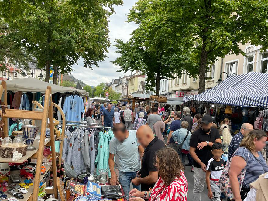  Brückenfest Iserlohn mit Kirmes & Trödelmarkt - Foto 1