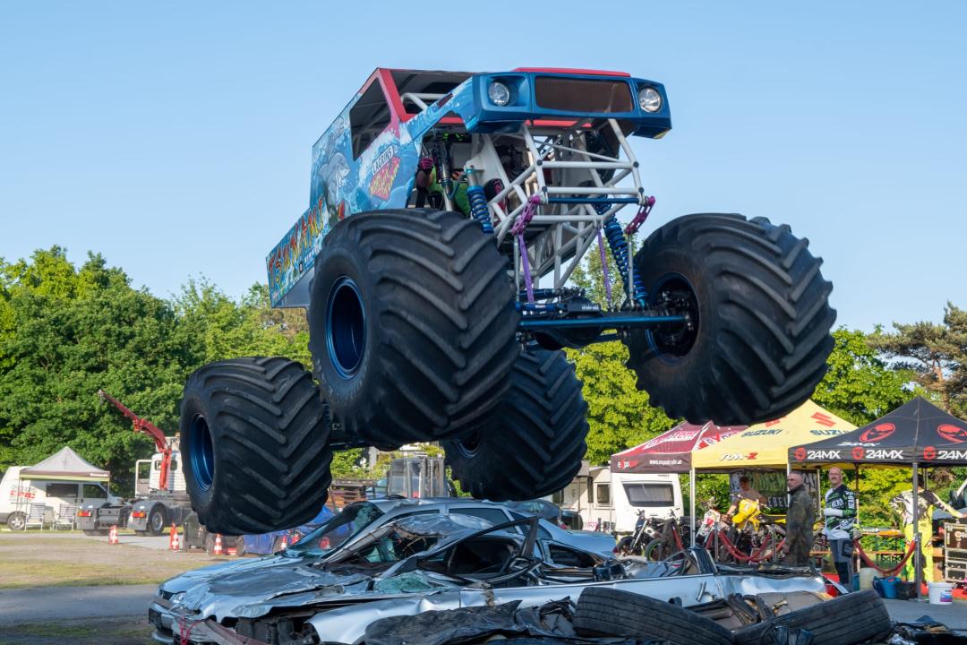  Von Stuntfahrten bis hin zu Monstertrucks - Foto 1