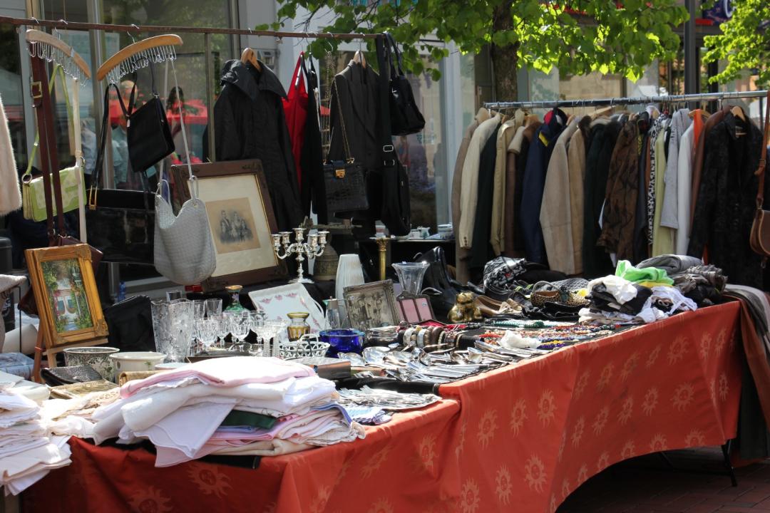  Fabry Antik- und Trödel-Markt in Hilden mit Einkaufssonntag - Foto 3