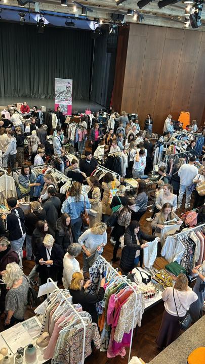  Mädchenflohmarkt in Geislingen - Foto 1