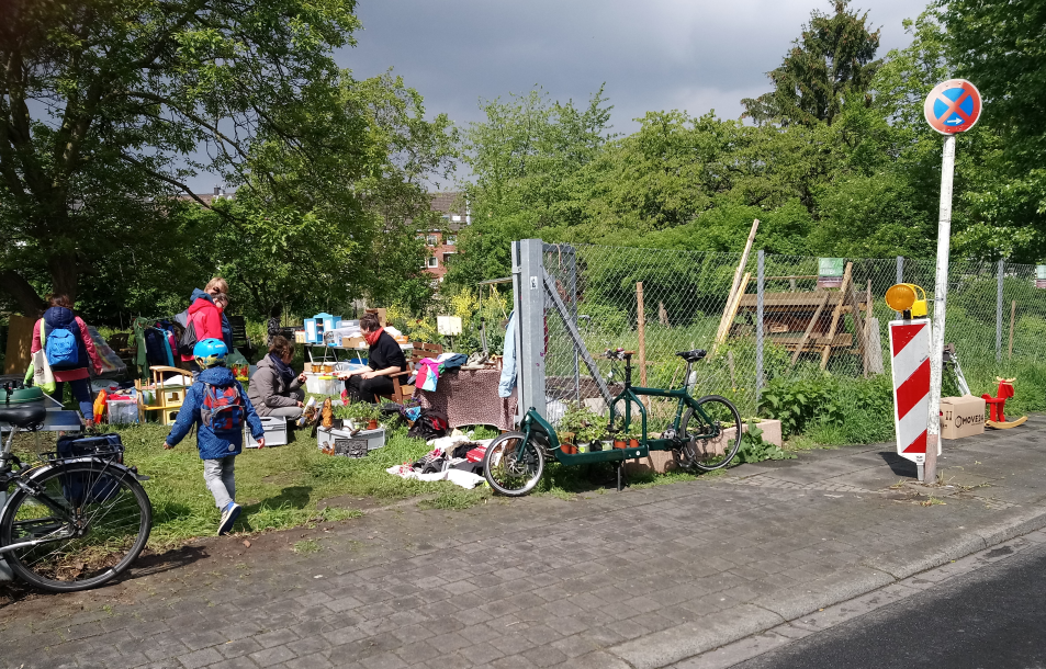 Bundesweit einer der größten privaten Garagenflohmärkte - Foto 1