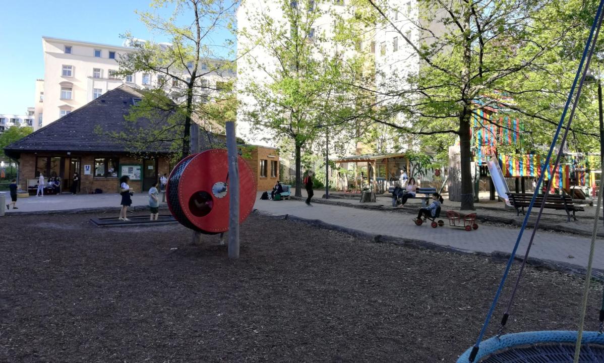 Trödel Spielhaus Schillerstr. - Foto 1