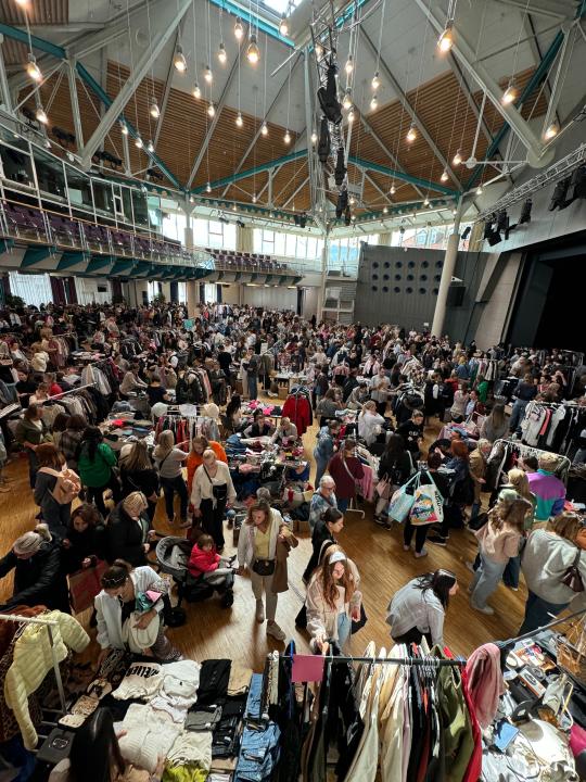  Flohmarktine Frauenflohmarkt / Mädchenflohmarkt! Fr, 24. Oktober, Rheingoldhalle Mannheim - Foto 1