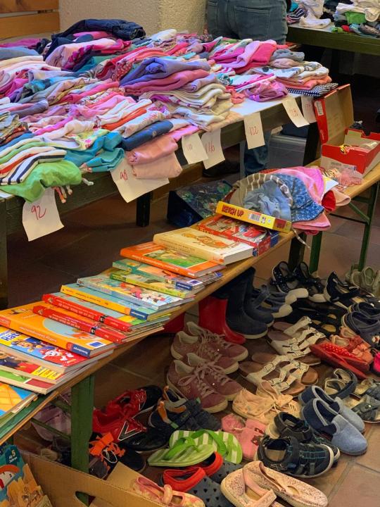 Kinderflohmarkt des Kinderhauses St. Markus- Kreuzkirche - Foto 1