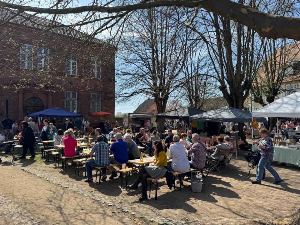 Markttag mit Flohmarkt in Großkrotzenburg - Foto 1