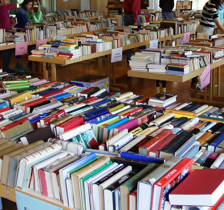Bücherflohmarkt mit Januariusmarkt - Foto 1