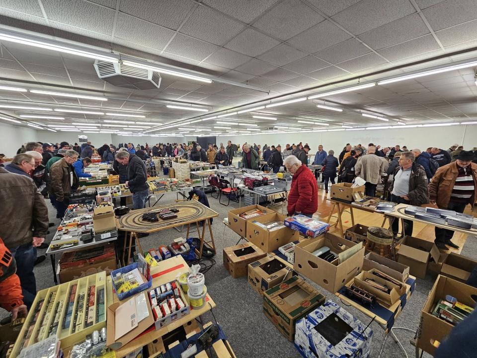  OBERLAUSITZER MODELLBAHNBÖRSE WILTHEN SB-HALLE BADEWEG BÖRSE MODELLBAHN - Foto 1