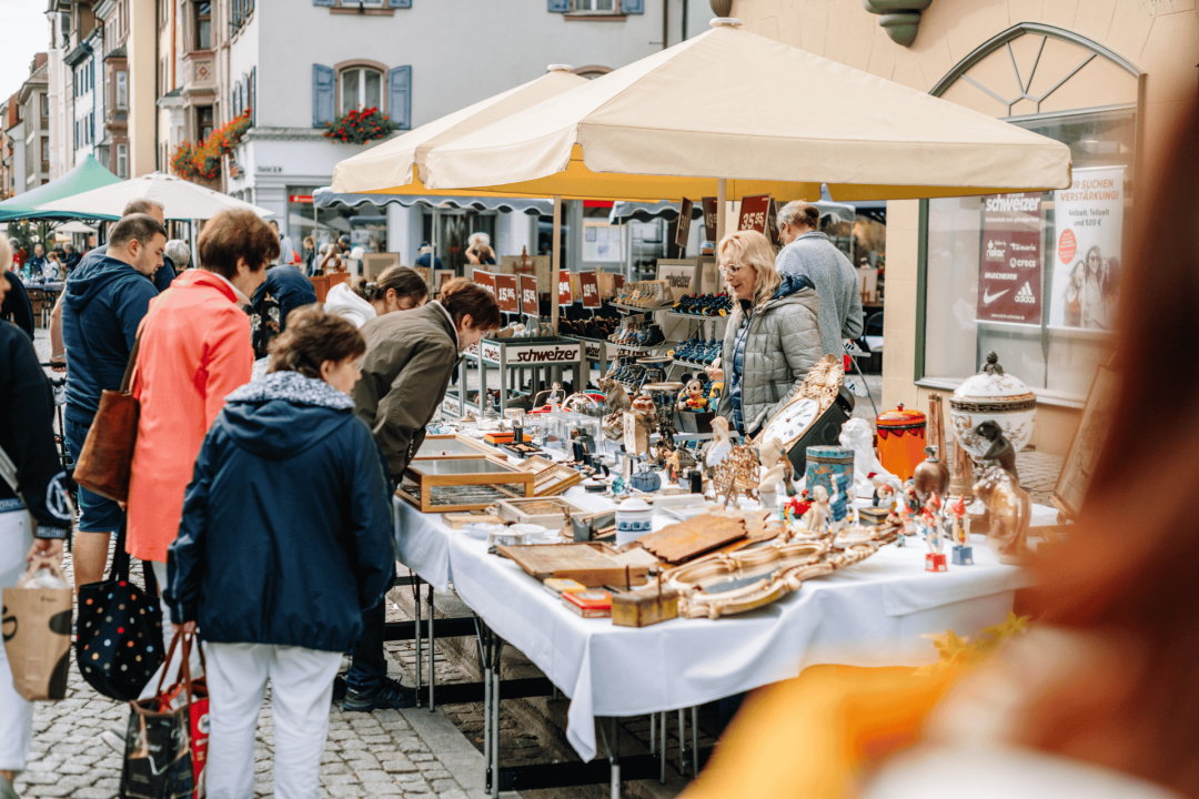  Altstadt-Antikmarkt mit verkaufsoffenem Sonntag - Foto 1
