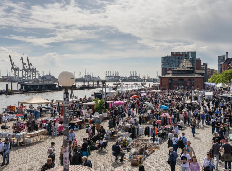  Flohmarkt an der Fischauktionshalle - Hafengeburtstag 2026 - Foto 1