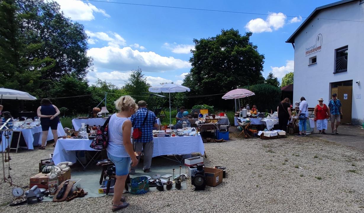  Antikmarkt am Heimatmuseum Hemmersdorf - Foto 1