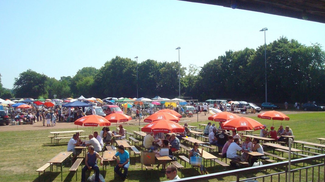 Flohmarkt FC Oestrich 09.06.2025 auf dem Sportplatz - Foto 1