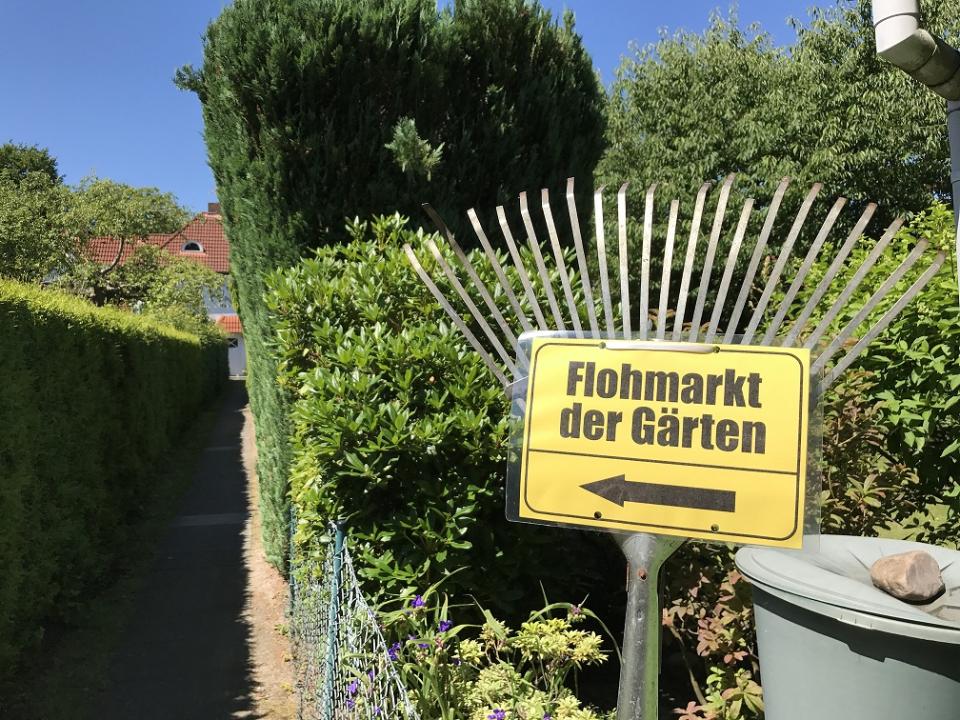  „Flohmarkt der Gärten“ der Fritz-Schumacher-Siedlung Hamburg Langenhorn 2024 - Foto 2