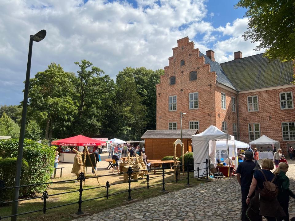 Sommermarkt auf Schloss Hagen in Probsteierhagen bei Kiel - Foto 2