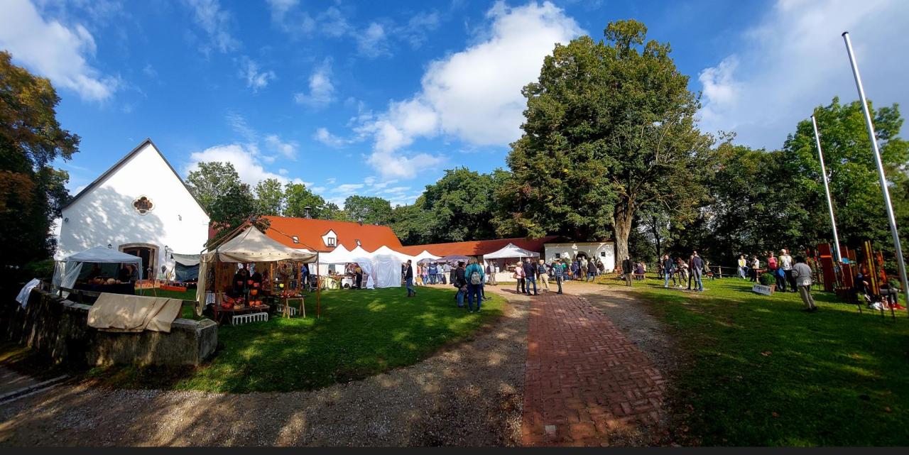  Kunsthandwerkermarkt am Pantaleonsberg in Kranzberg - Foto 1