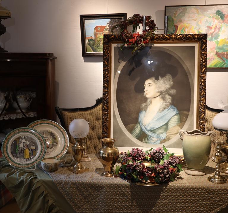  Antikmarkt mit regionalen Antiquitäten im Probstei Museum Schönberg - Foto 1