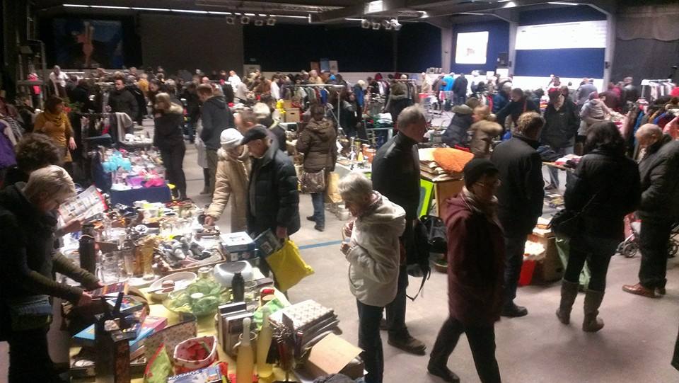  Hallen Flohmarkt Nienhagen - Foto 1
