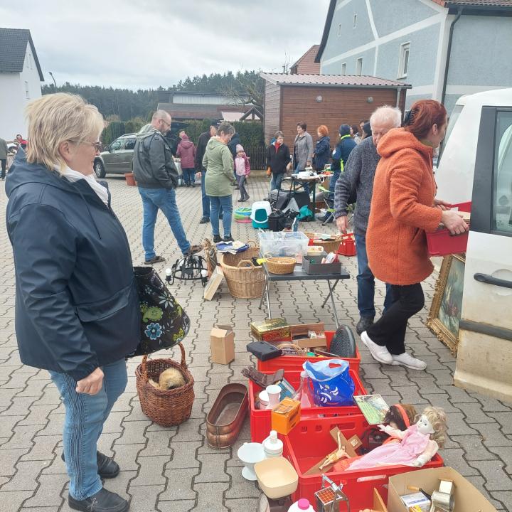  Schlacken-Flohmarkt - Foto 1