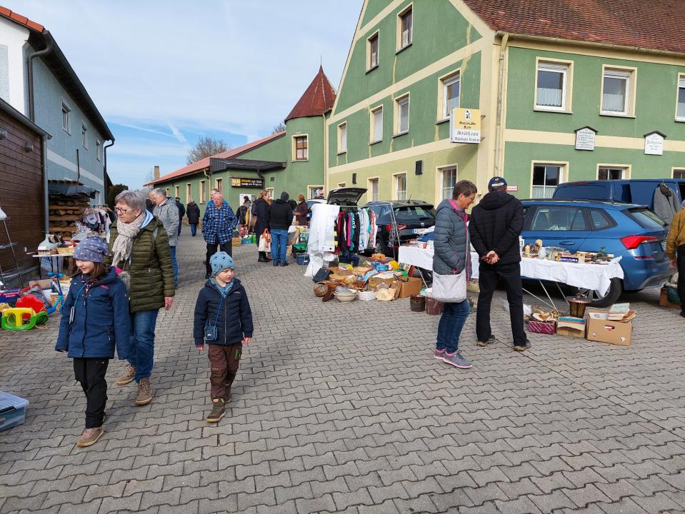  Schlacken-Flohmarkt - Foto 1