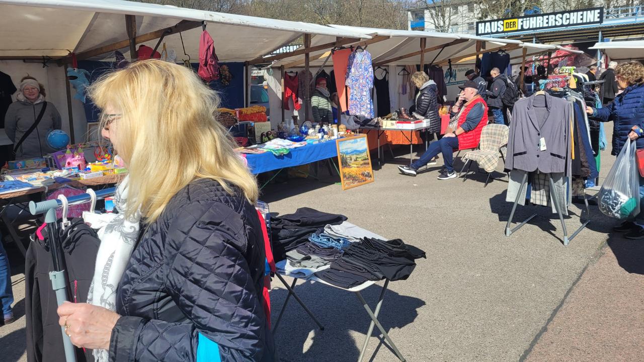 Nachbarschaftsflohmarkt Britz-Süd - Foto 1