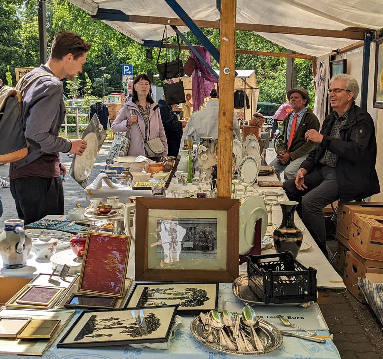  Flohmarkt Berlin Friedrichshagen - 30 Jahre Flohmarktkultur - Foto 1