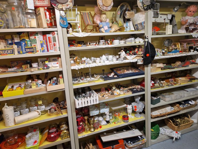 Utes Flohmarkt - Foto 1