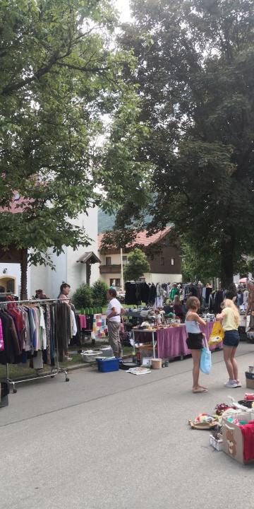 Rottauer Flohmarkt am Kirchplatz - Foto 2