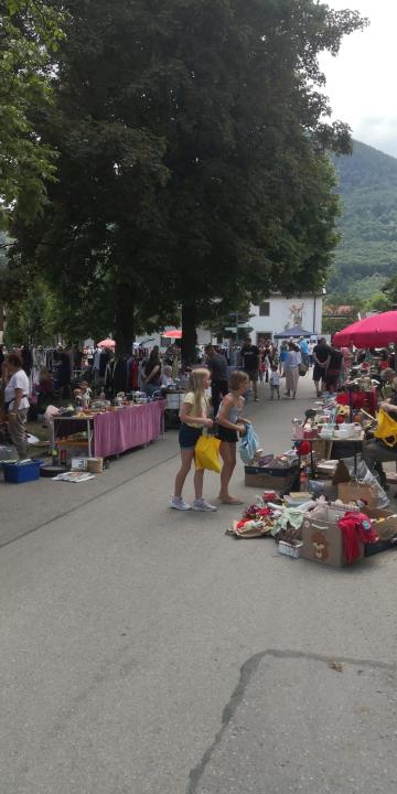 Rottauer Flohmarkt am Kirchplatz - Foto 3
