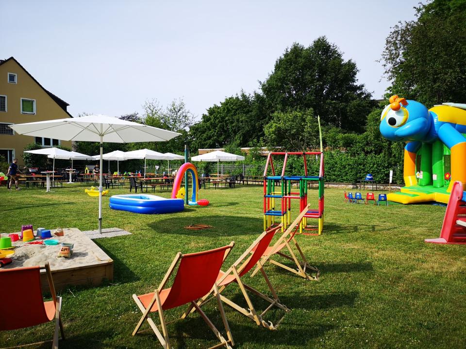Flohmarkt "RUND UMS KIND" auf dem Sommerfest der Christuskirche - Foto 3
