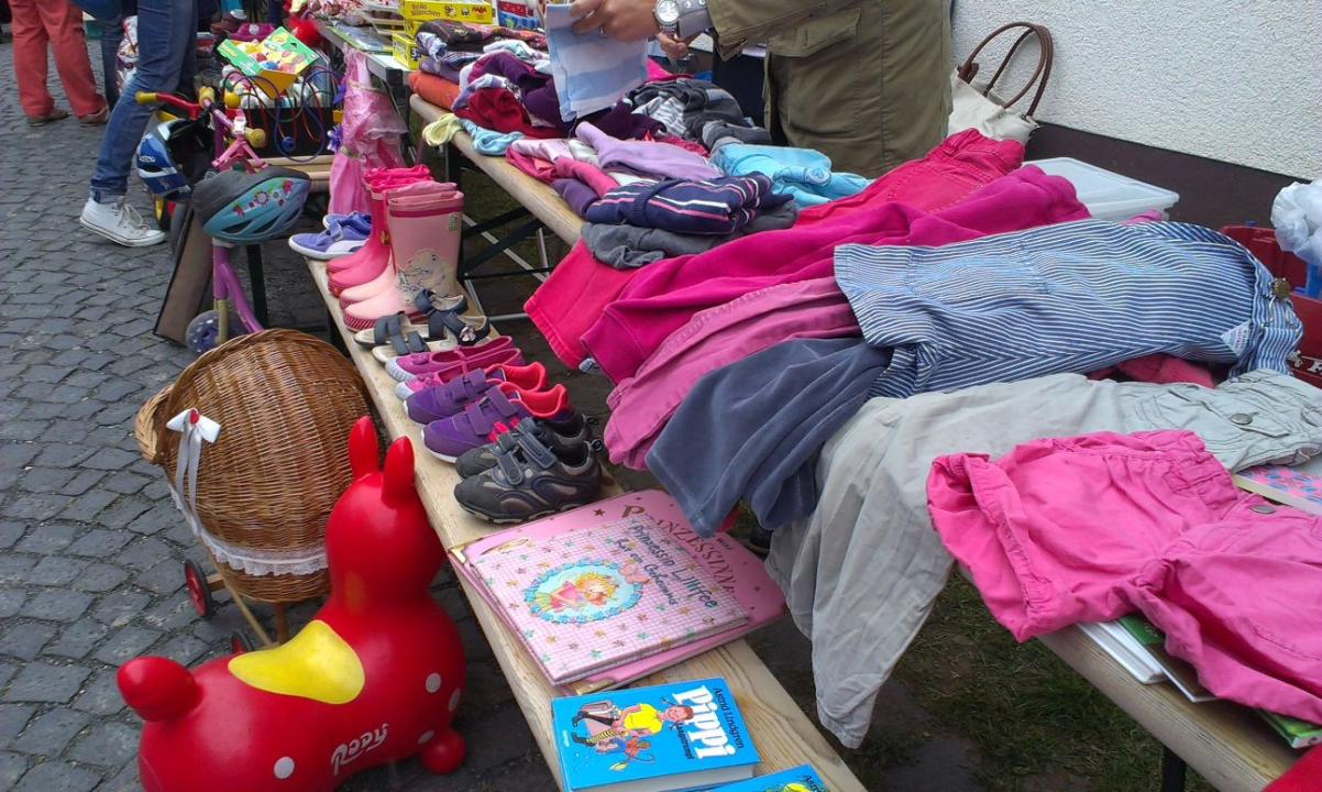 OPEN AIR Kindersachen-Flohmarkt Hochheim - Foto 1