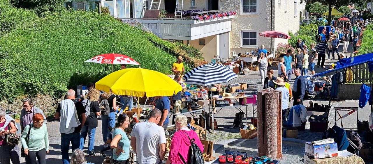 Pfingstmontags Flohmarkt Bad Grönenbach - Foto 1