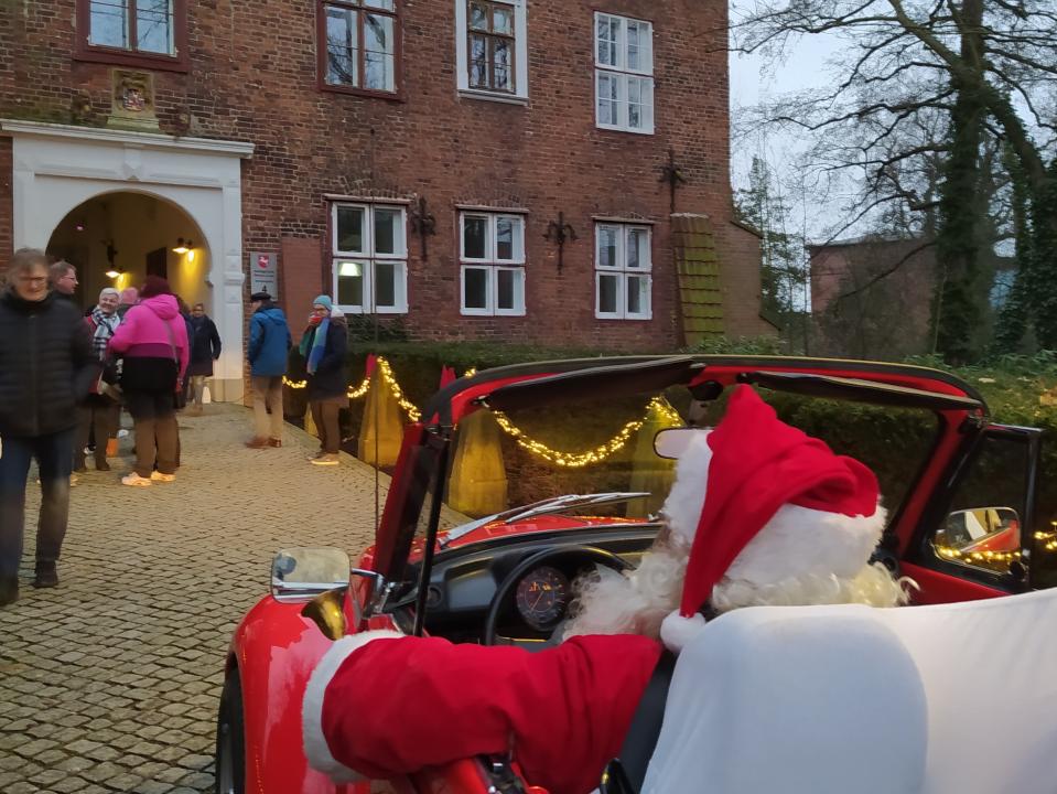  Weihnachtszauber - Weihnachtlicher Kunsthandwerkermarkt im Winsener Schloss - Foto 2