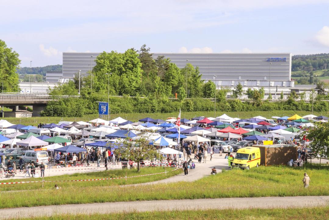  Flughafen Flohmarkt, Zürich Flughafen - Foto 1