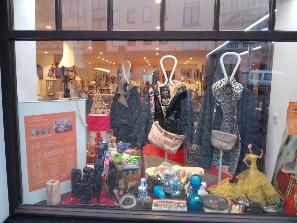  Anlässlich dem Weihnachtsmarkt Trostberg 2025 - Vormarkt 28 - Star Chichi Dein Vintageparadies - Foto 2