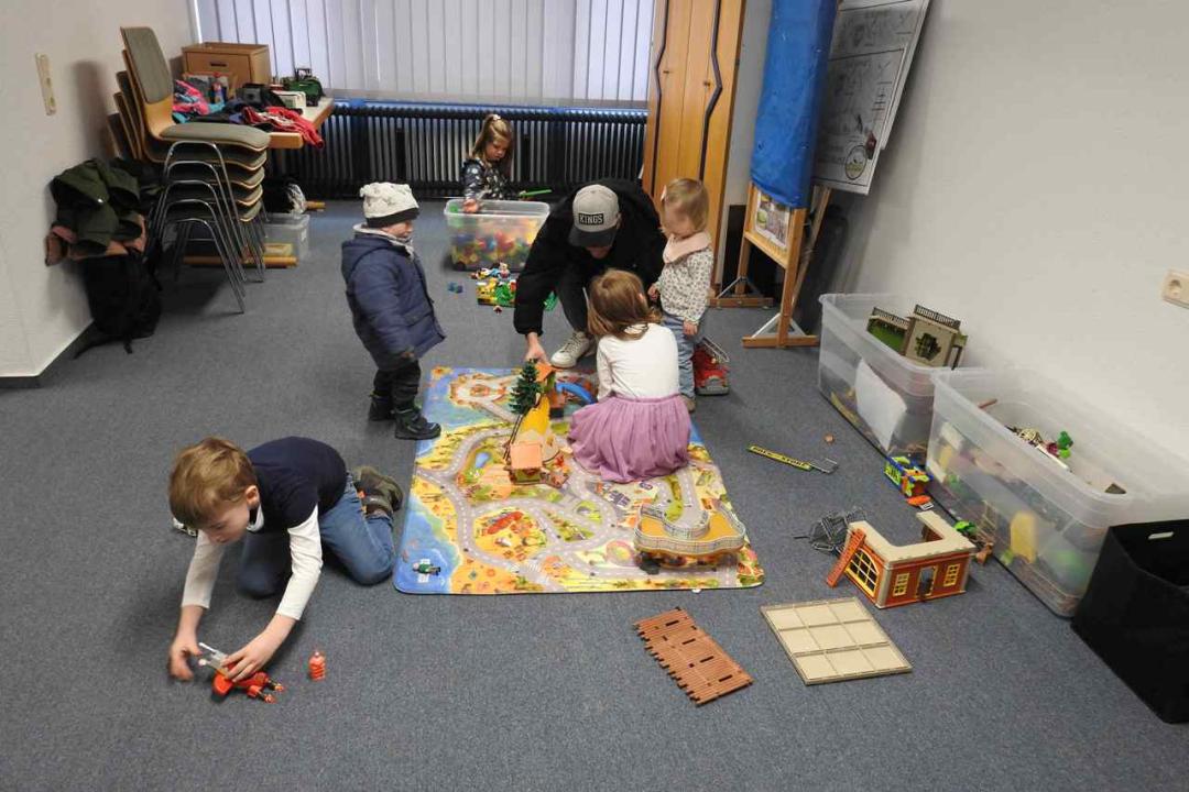  BASAR für Kinderkleider und -bedarf - Foto 3