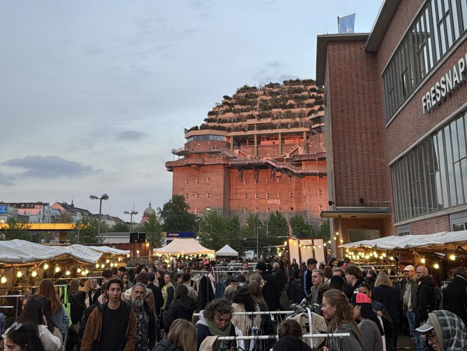  Nachtflohmarkt Hamburg vor der Rindermarkthalle St. Pauli - Foto 2