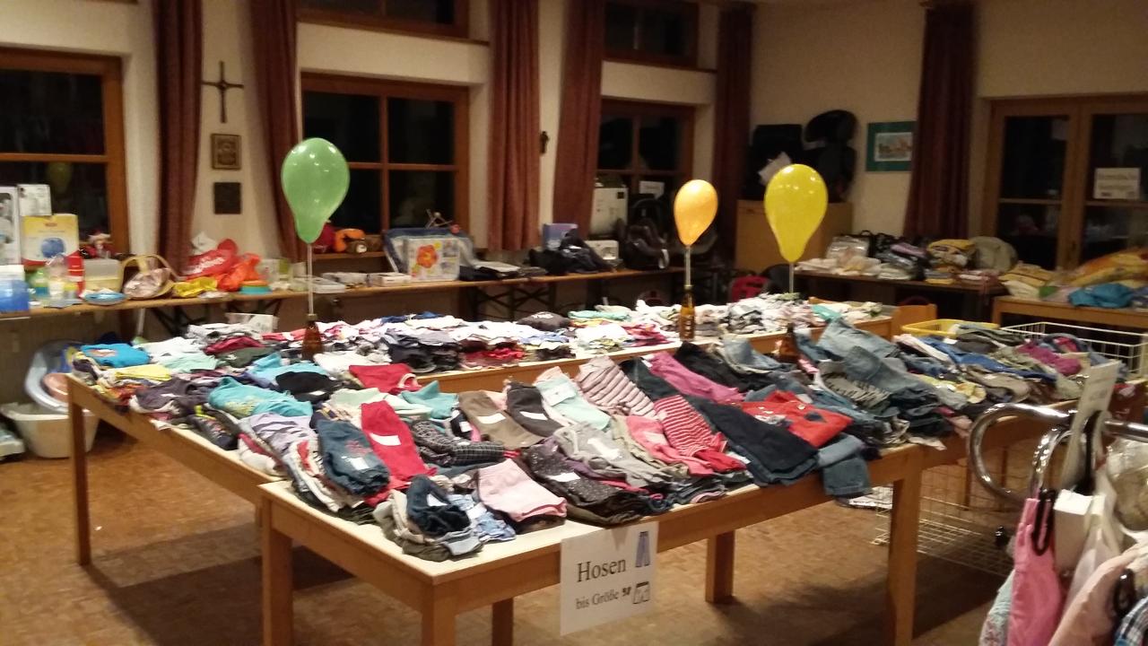  Kinderkleider- und Spielzeugbasar Großwelzheim - Foto 1