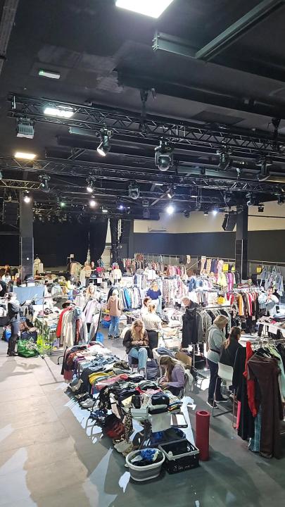  Indoor Mädelsflohmarkt Bochumer Eventcenter - Foto 1