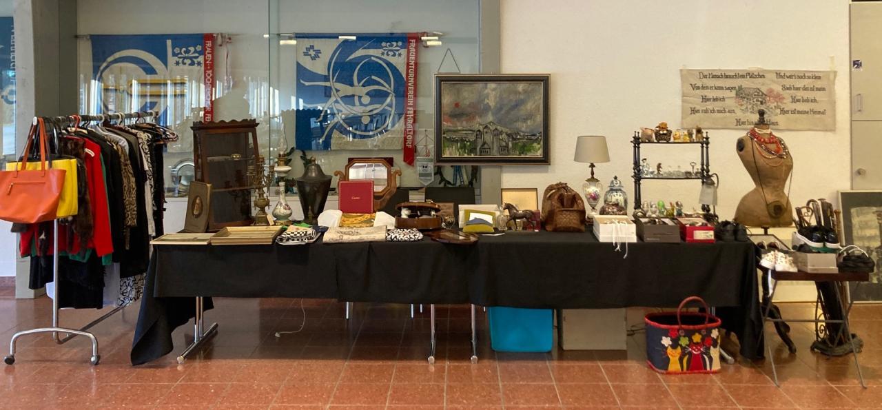  Antik-, Floh-, Sammlermarkt in Fehraltorf - Foto 1