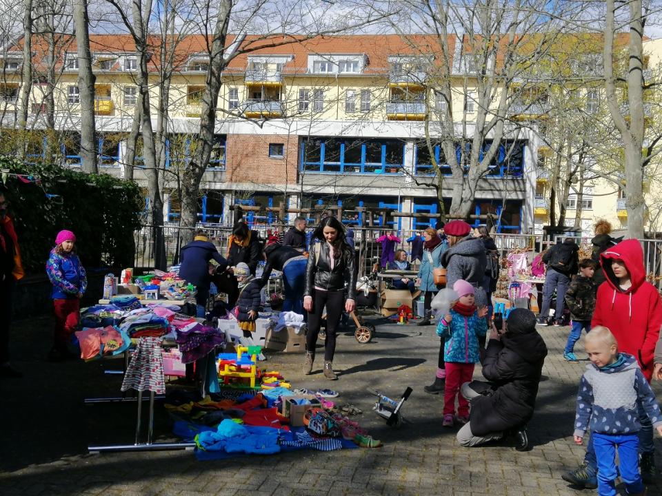  Kindersachenflohmarkt - Foto 3