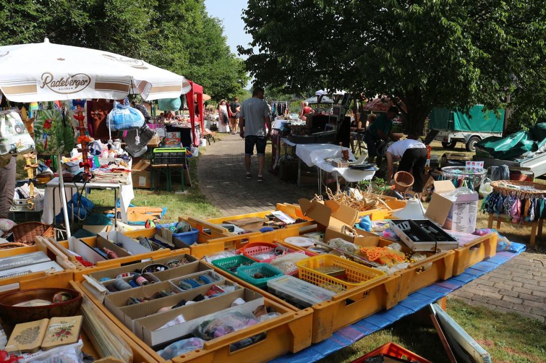  Trödelmarkt am Großharthauer Seniorenhäus’l - Foto 1