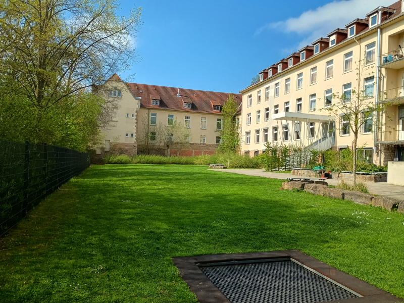  Großer Flohmarkt am Haus der Nationen - Foto 1