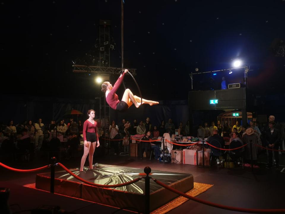  Nachtflohmarkt im Zelt des Zirkus Paletti - Foto 2